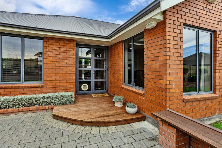 Photo of property in 8 Craig Street, Waikiwi, Invercargill, 9810