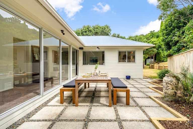 Photo of property in 20a Raroa Place, Pukerua Bay, 5026