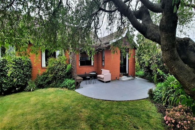 Photo of property in 1/16b Montclare Avenue, Ilam, Christchurch, 8041