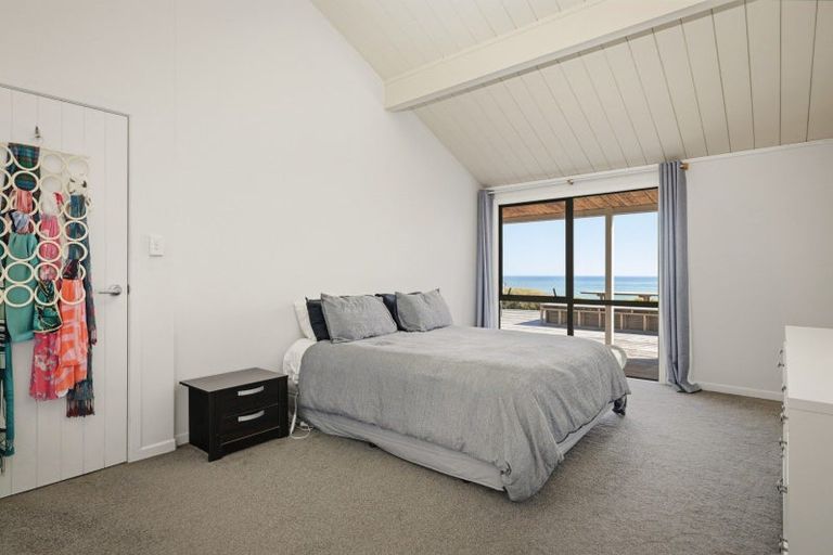 Photo of property in 31 Karewa Parade, Papamoa Beach, Papamoa, 3118