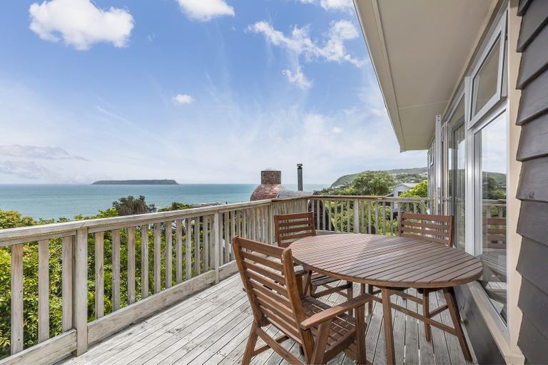 Photo of property in 3a Roys Road, Plimmerton, Porirua, 5026