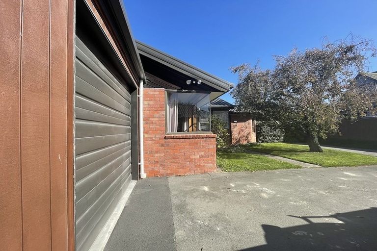 Photo of property in 2/61a Condell Avenue, Papanui, Christchurch, 8053