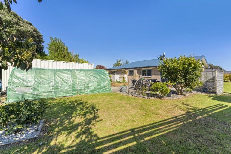 Photo of property in 9 Byron Brown Place, Otaki Beach, Otaki, 5512