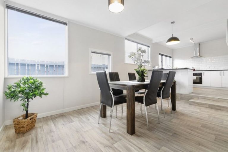 Photo of property in 9 Menary Street, Papakura, 2110