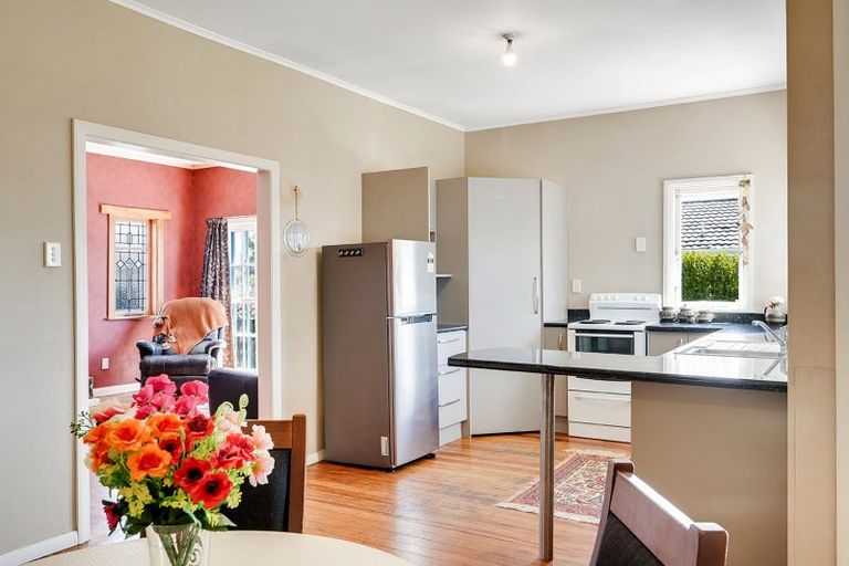 Photo of property in 1160 Heaphy Terrace, Fairfield, Hamilton, 3214