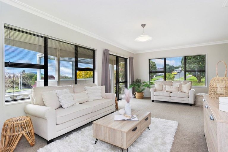 Photo of property in 2 Western Road, Otumoetai, Tauranga, 3110