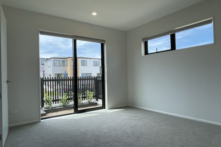 Photo of property in 6 Vanbrugh Place, Bucklands Beach, Auckland, 2014
