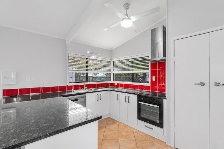 Photo of property in 18a Alberta Street, Point Chevalier, Auckland, 1022
