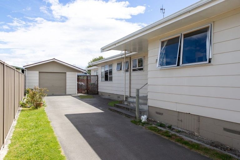 Photo of property in 50 Wynyard Crescent, Tamatea, Napier, 4112
