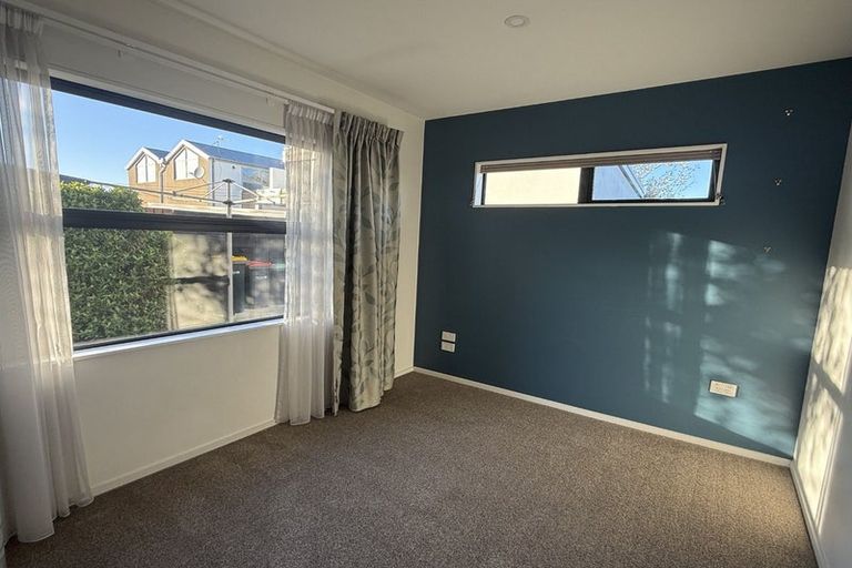Photo of property in 2/64 Packe Street, Edgeware, Christchurch, 8013