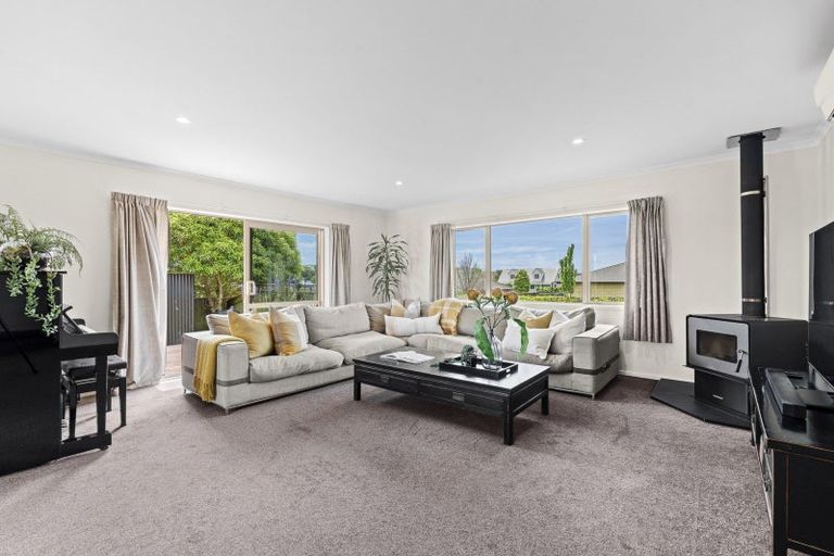 Photo of property in 3a Honeyfield Drive, Whalers Gate, New Plymouth, 4310