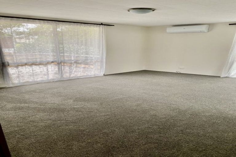 Photo of property in 1/23 Midgley Road, West Harbour, Auckland, 0618