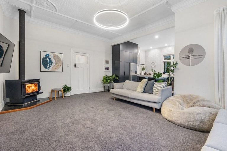 Photo of property in 72 Hargest Crescent, Saint Clair, Dunedin, 9012