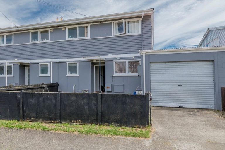 Photo of property in 18 Mahoe Street, Levin, 5510