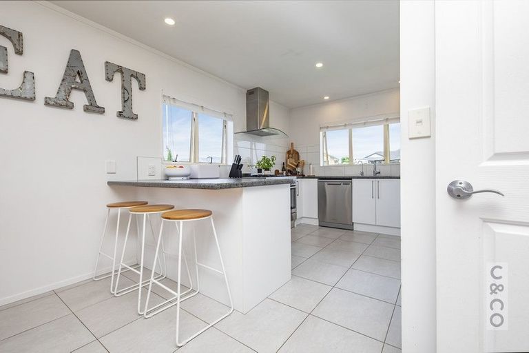 Photo of property in 19 Merlot Heights, Huapai, Kumeu, 0810