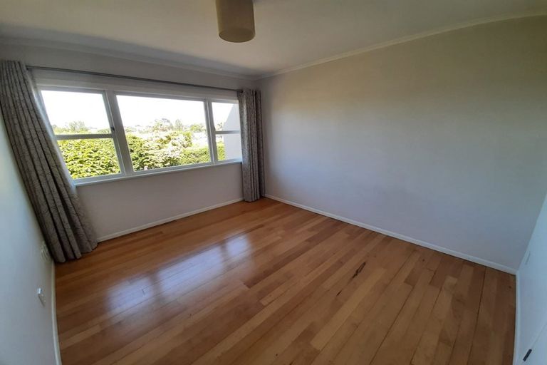 Photo of property in 2/48a Northboro Road, Belmont, Auckland, 0622