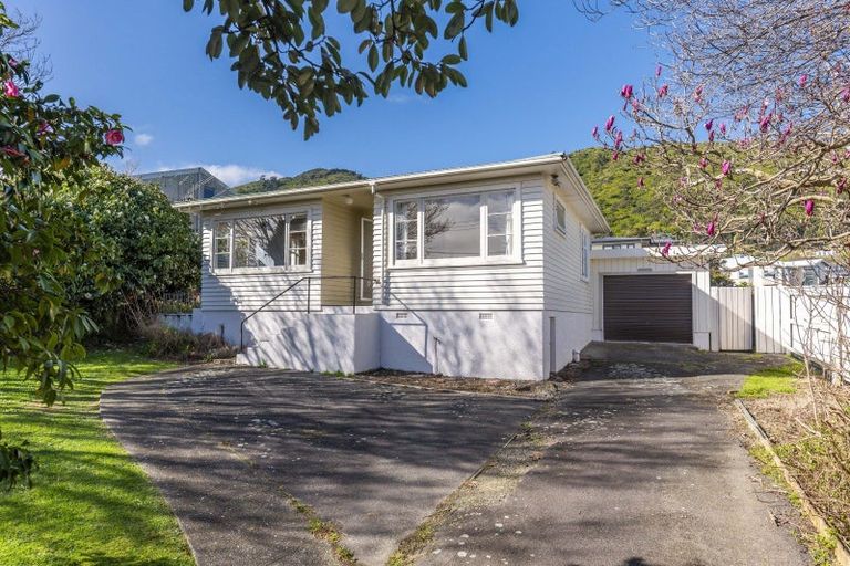 Photo of property in 11 Winara Avenue, Waikanae, 5036