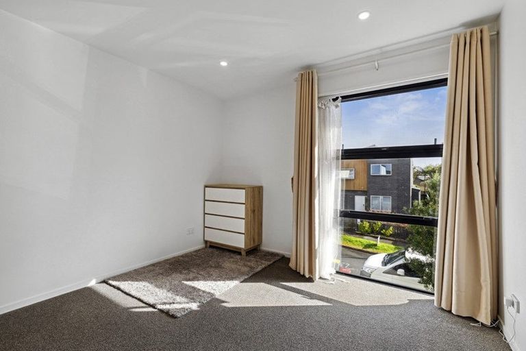 Photo of property in 10 Tihema Lane, Westgate, Auckland, 0614