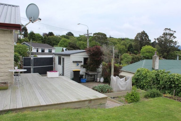 Photo of property in 15 South Road, Kensington, Dunedin, 9011