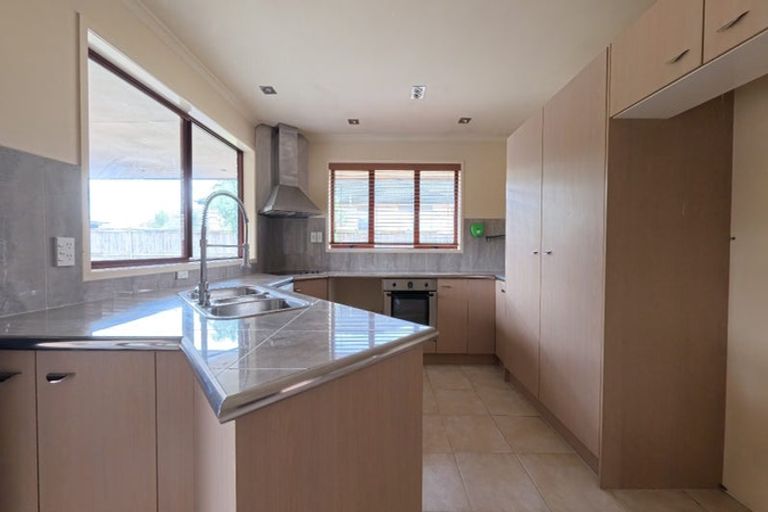 Photo of property in 593 Great South Road, Rosehill, Papakura, 2113