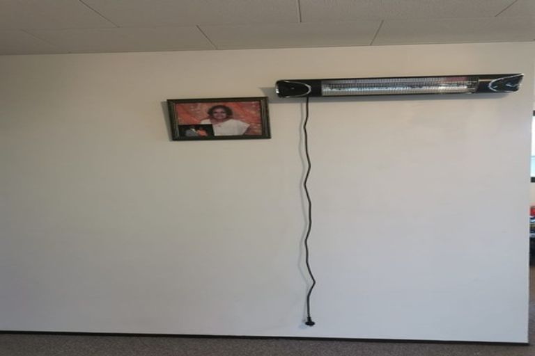 Photo of property in 1/15 Cyril Crescent, West Harbour, Auckland, 0618