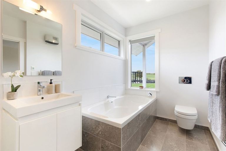 Photo of property in 12 Mapleham Drive, Pegasus, 7612