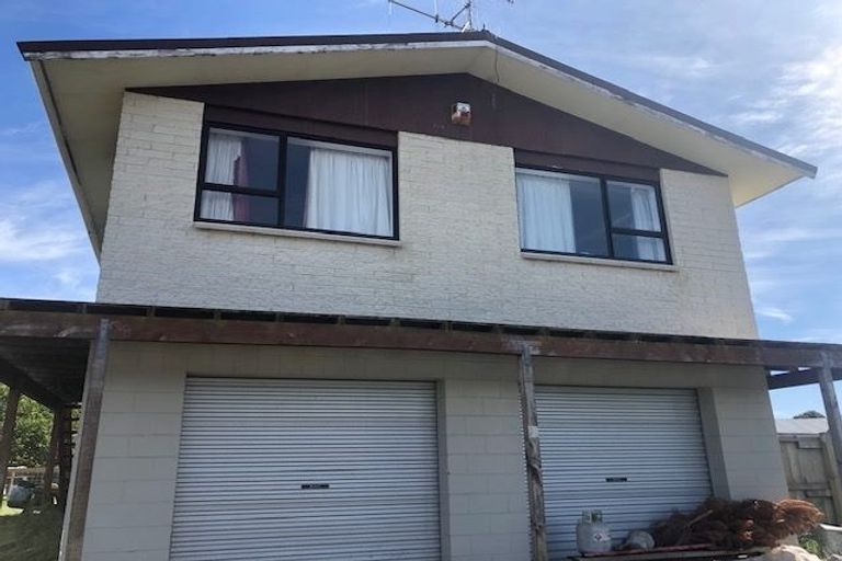 Photo of property in 69 Norfolk Crescent, Otaki Beach, Otaki, 5512