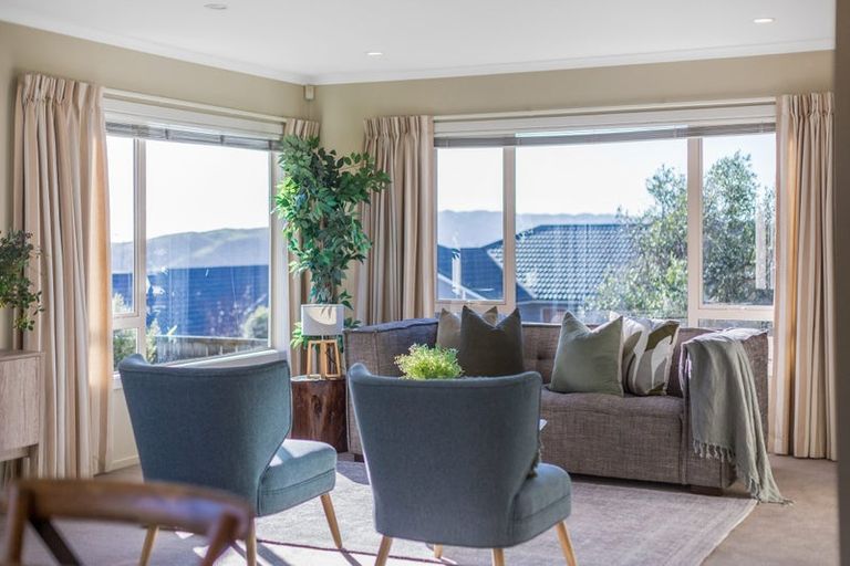 Photo of property in 19 Aspiring Terrace, Aotea, Porirua, 5024