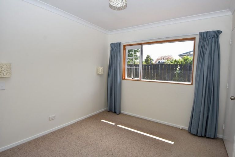 Photo of property in 72 Pembroke Street, Carterton, 5713