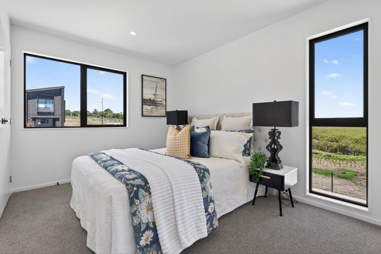 Photo of property in 13/10 Ngaroma House Drive, Hobsonville, Auckland, 0616