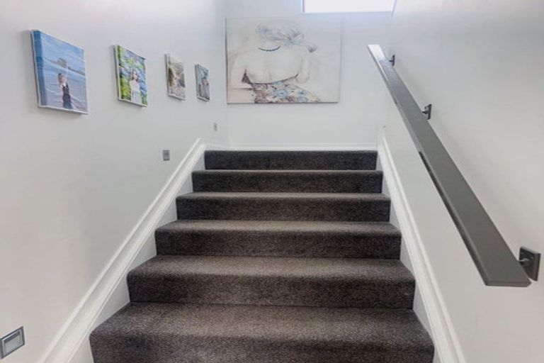 Photo of property in 2 Manutewhau Road, Massey, Auckland, 0614