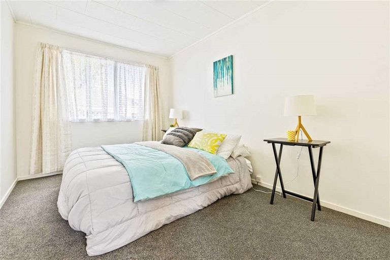 Photo of property in 137 Universal Drive, Henderson, Auckland, 0610