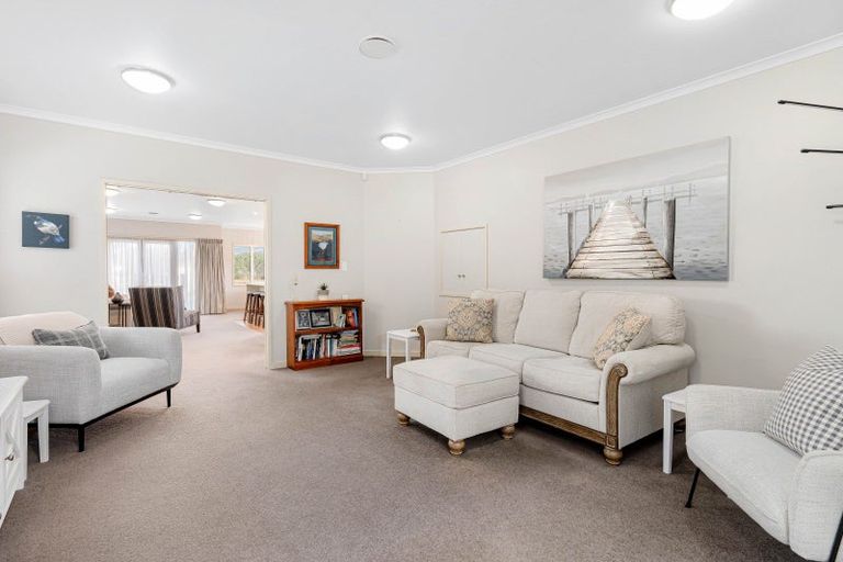 Photo of property in 35 Masefield Terrace, Kelvin Grove, Palmerston North, 4414