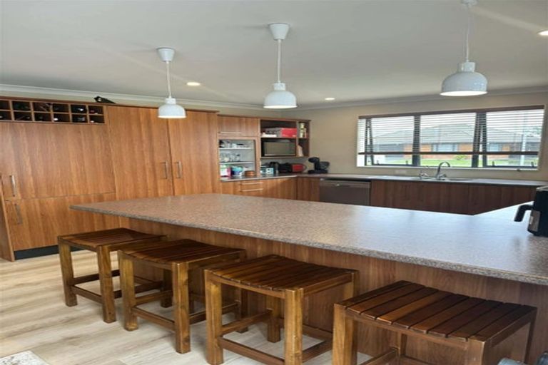 Photo of property in 42 Peter Hall Drive, Kelvin Grove, Palmerston North, 4414