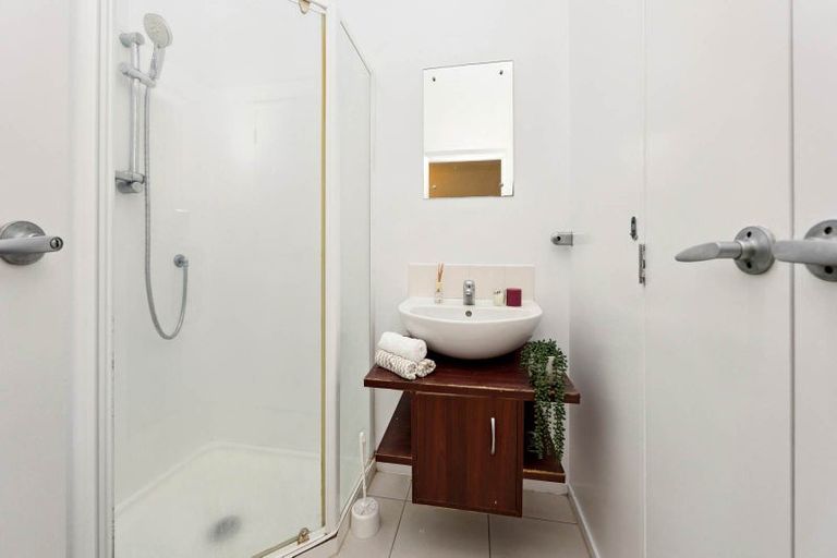 Photo of property in 8/85 Portage Road, New Lynn, Auckland, 0600