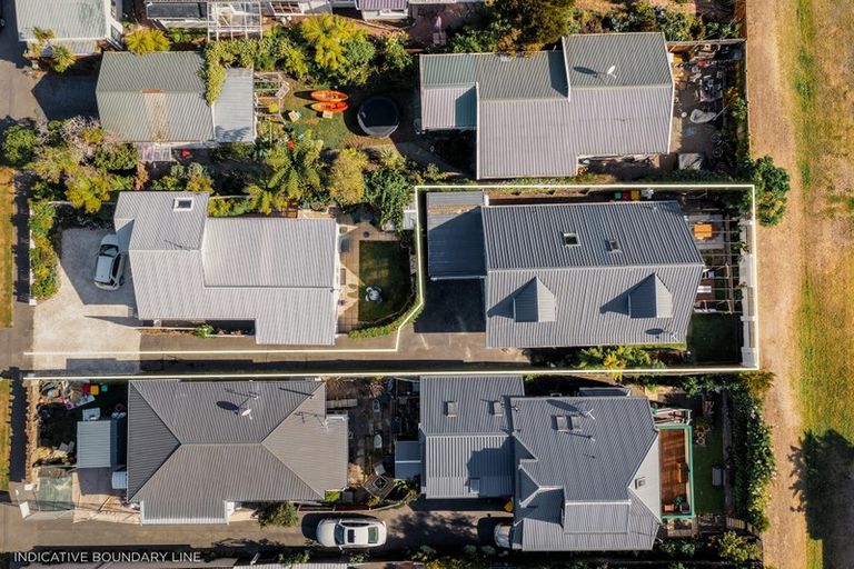 Photo of property in 2/16 Wakatu Avenue, Moncks Bay, Christchurch, 8081