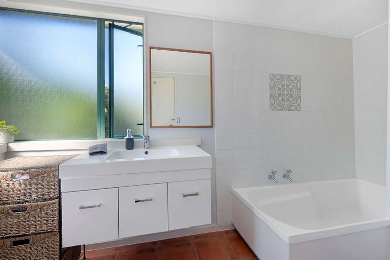 Photo of property in 3b Laing Cove, Havelock North, 4130