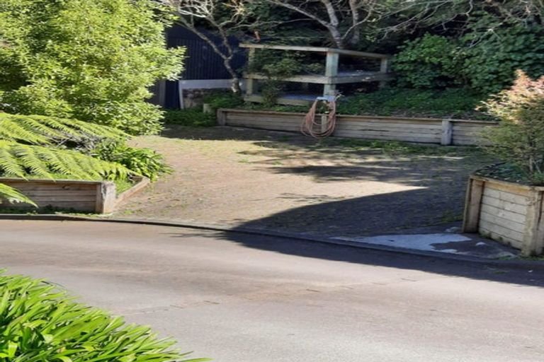 Photo of property in 21 Thatcher Crescent, Crofton Downs, Wellington, 6035