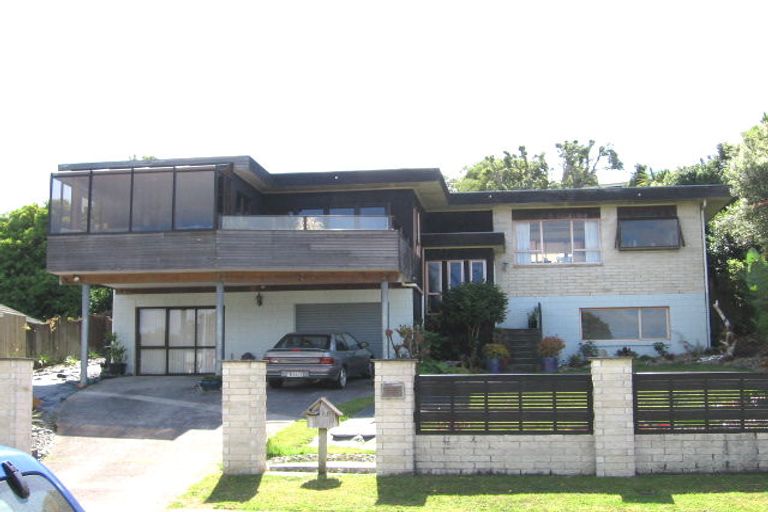 Photo of property in 68 Hadfield Street, Beach Haven, Auckland, 0626