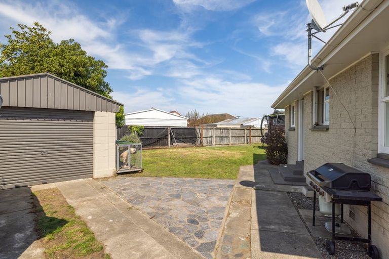 Photo of property in 24 Ontario Place, Wainoni, Christchurch, 8061