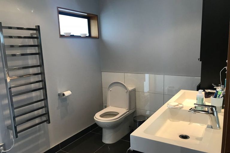 Photo of property in 54 Dignan Street, Point Chevalier, Auckland, 1022