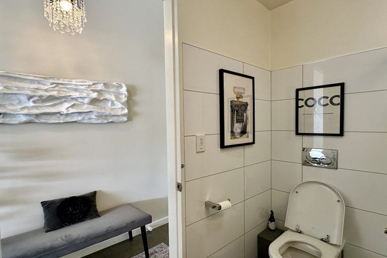 Photo of property in 1/25 Home Street, Mount Victoria, Wellington, 6011