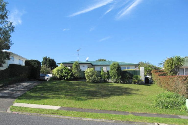 Photo of property in 73 La Trobe Street, Pakuranga Heights, Auckland, 2010