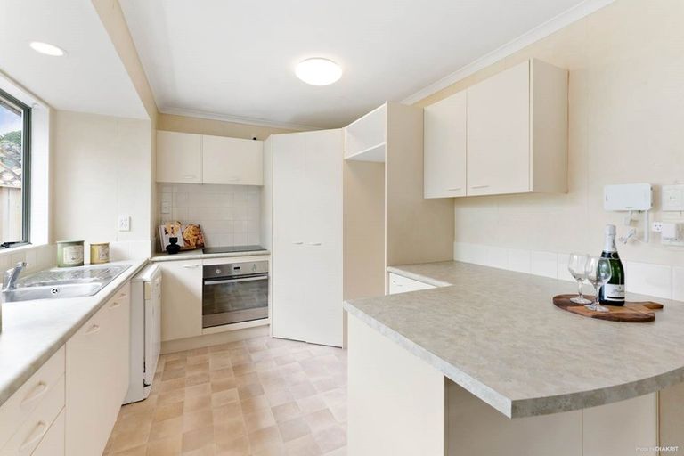 Photo of property in 76 Drake Street, Howick, Auckland, 2014