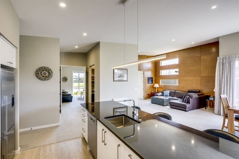 Photo of property in 88 Orotu Drive, Poraiti, Napier, 4112