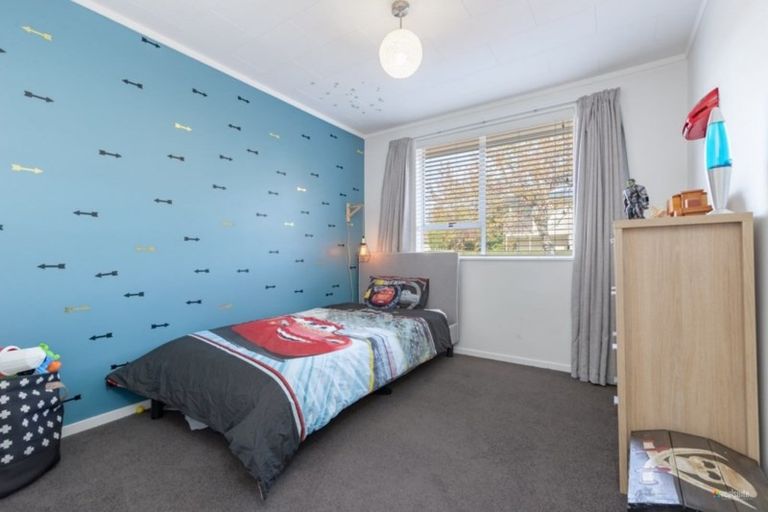 Photo of property in 18 Redwood Street, Elderslea, Upper Hutt, 5018