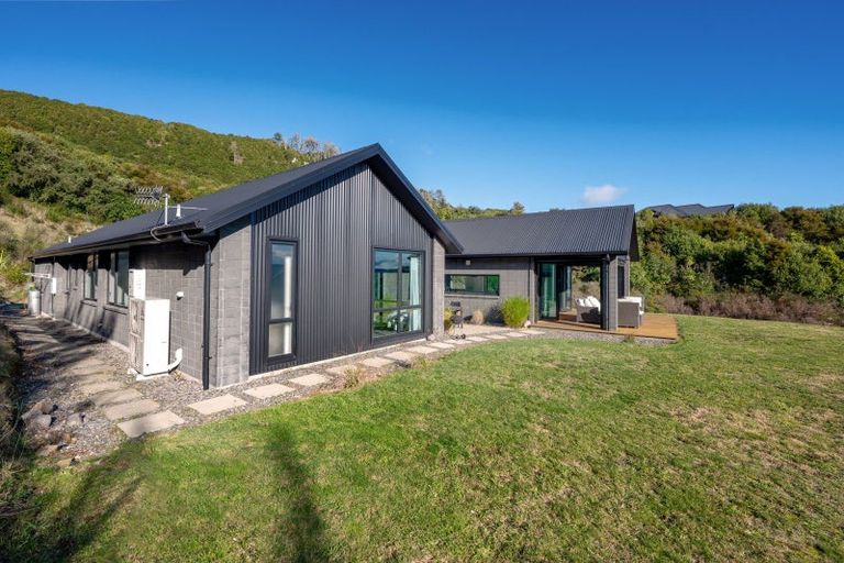 Photo of property in 13 Sparrowhawk Way, Kinloch, Taupo, 3377