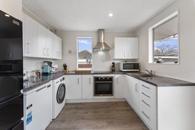 Photo of property in 2/56 Ward Street, Trentham, Upper Hutt, 5018