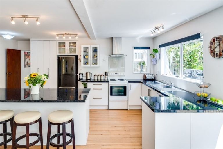 Photo of property in 18a Priestley Road, Bluff Hill, Napier, 4110