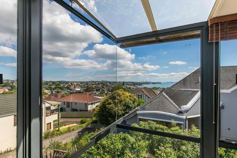 Photo of property in 2/25 Waimarie Street, Saint Heliers, Auckland, 1071